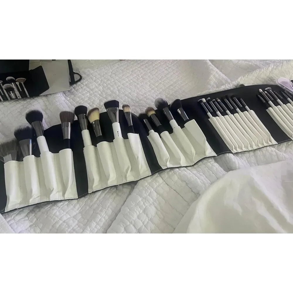DUcare 31Pcs Professional Panda Series Makeup Brushes With Leather Case